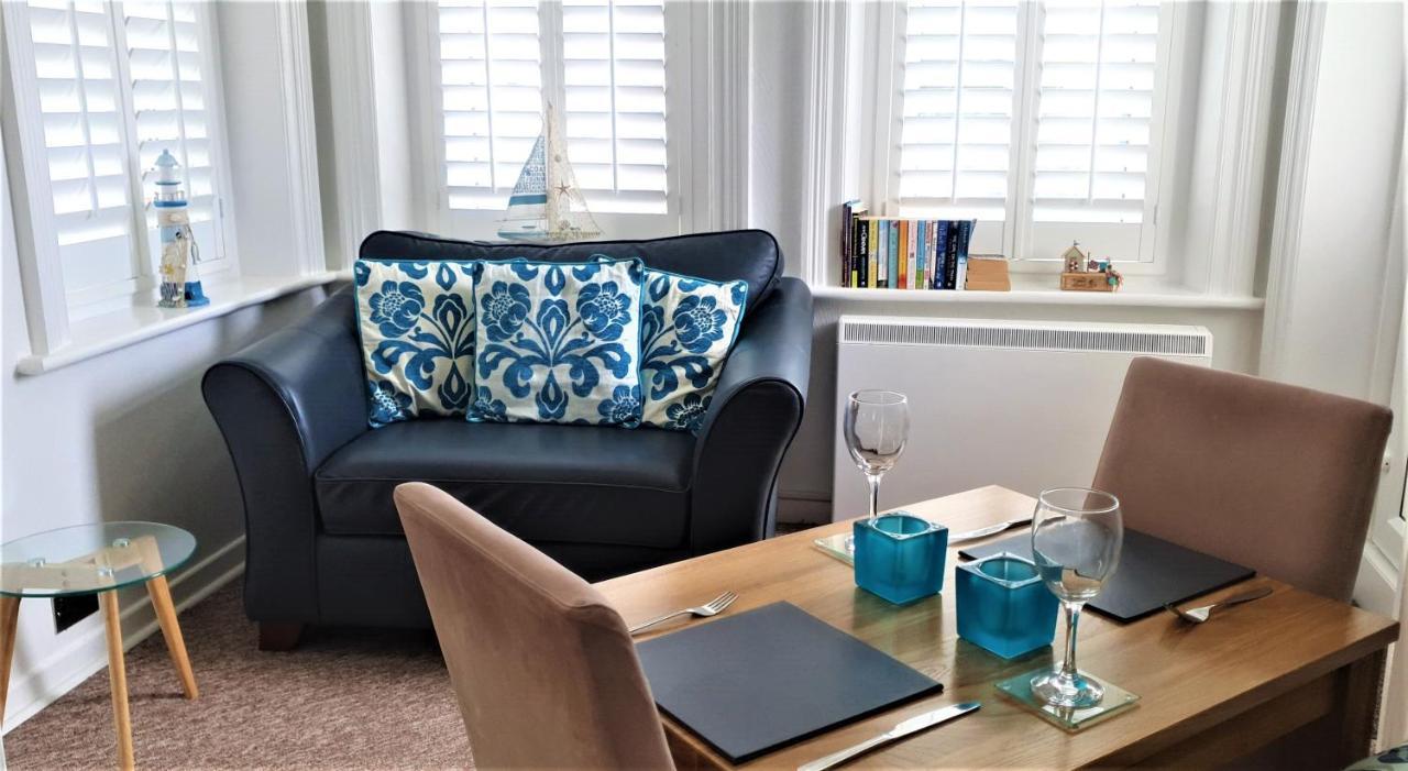 A Beautiful Apartment With Stunning Sea Views & Private Balcony Bournemouth Exterior foto